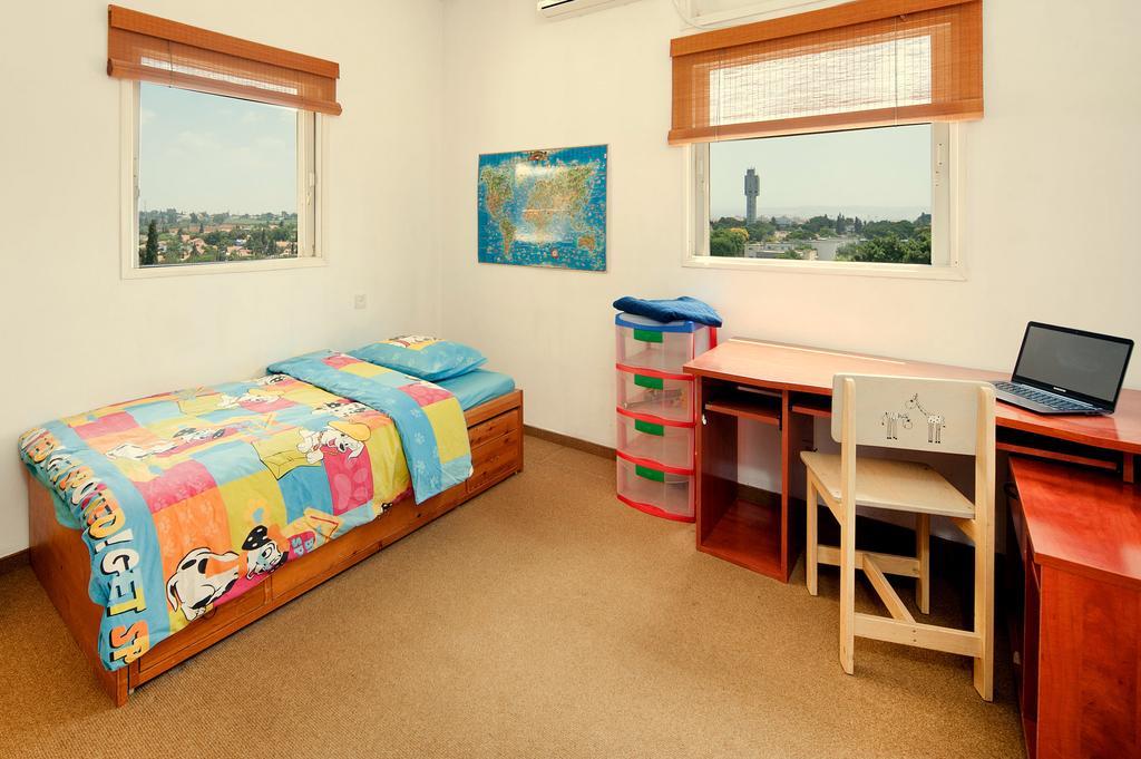 Kfar Saba View Apartment Habitación foto